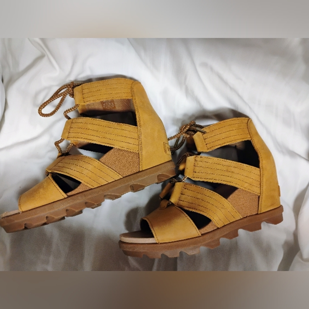 Women's Sorel Joanie II Tan Suede Lace Up Wedge Sandals Size 9 / 40 - Picture 3 of 7